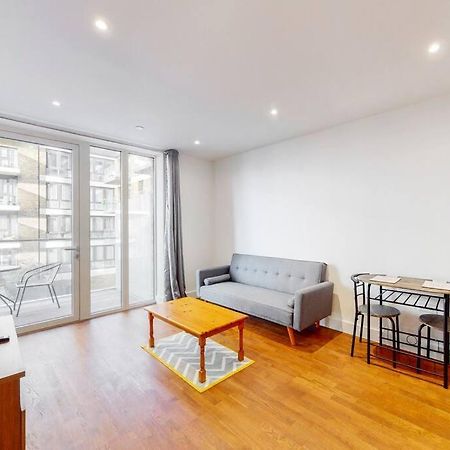 Lovely 1 Bedroom In Royal Arsenal Riverside London Exterior photo