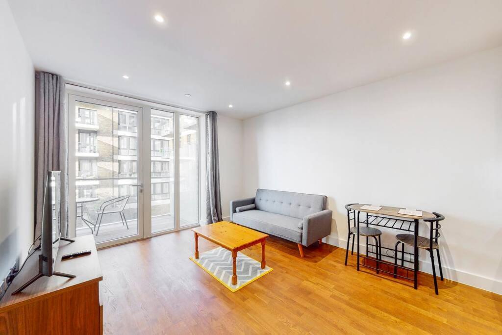 Lovely 1 Bedroom In Royal Arsenal Riverside London Exterior photo