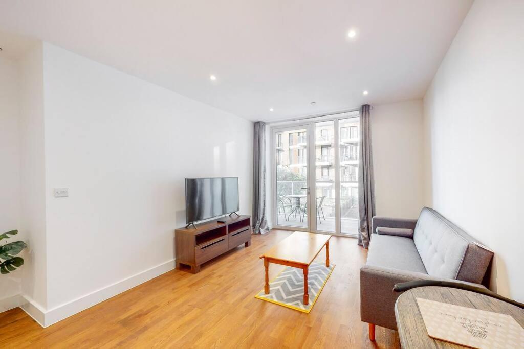 Lovely 1 Bedroom In Royal Arsenal Riverside London Exterior photo